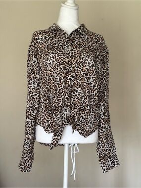 Midnight Sky Women's Leopard Print Tie-Hem Button-Down Shirt - Brown/Black